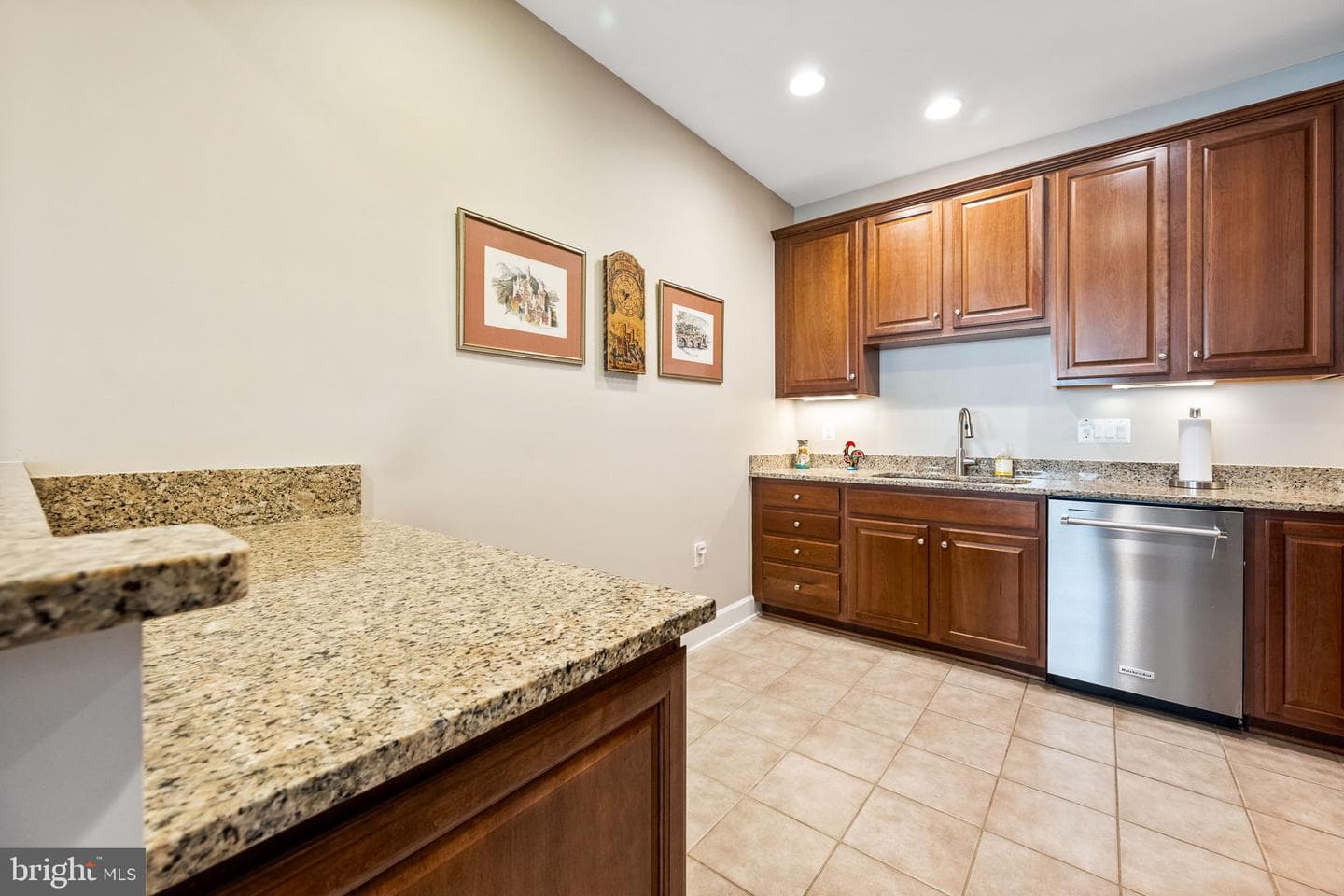 44402 Maltese Falcon Square photo 9