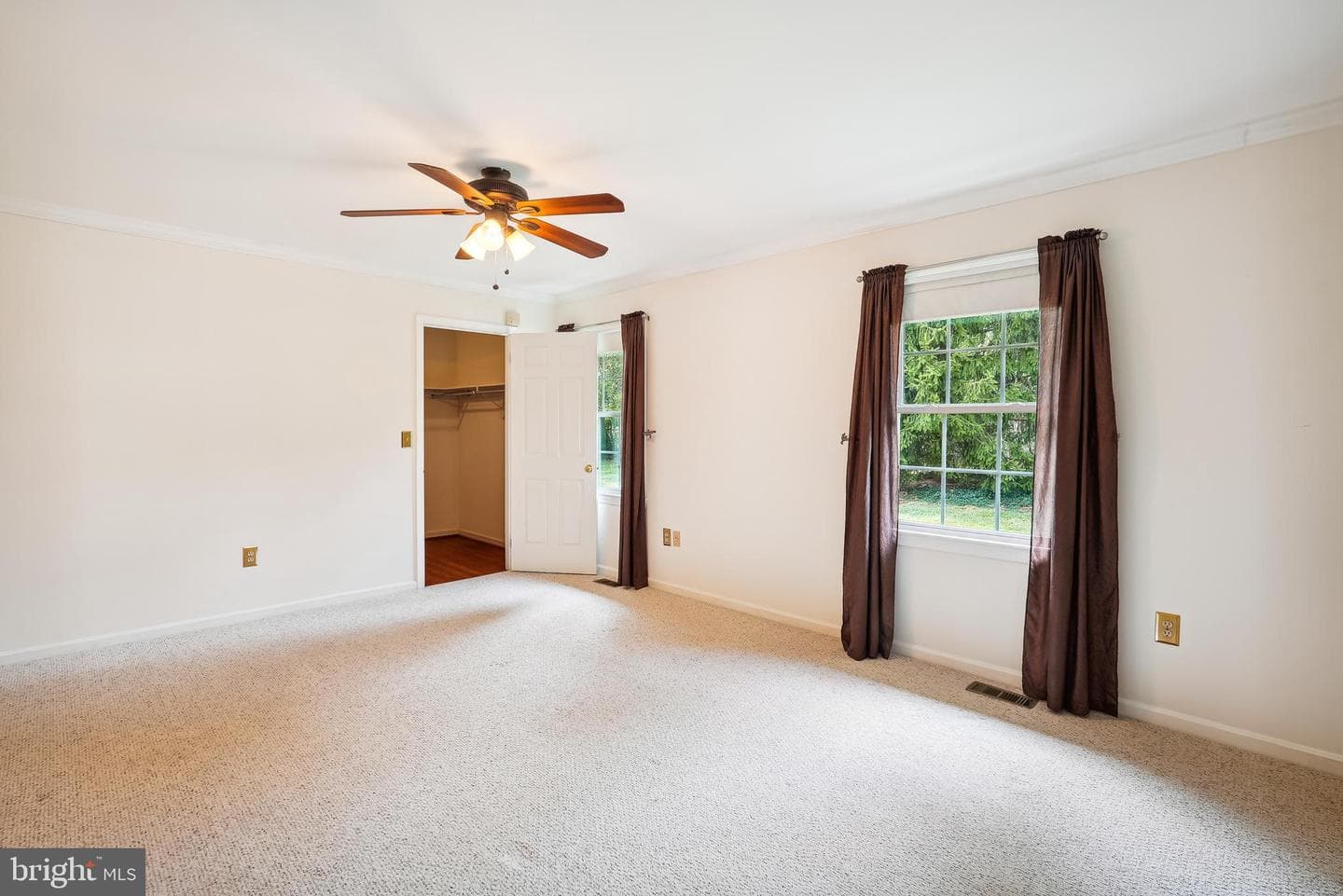 313 Belmont Place SW photo 24