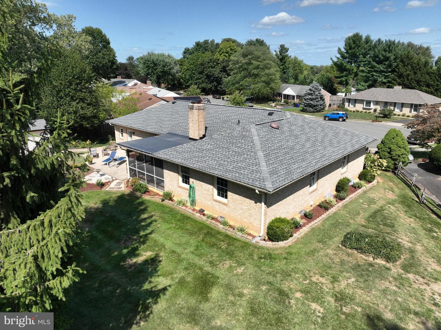 313 Belmont Place SW photo 53