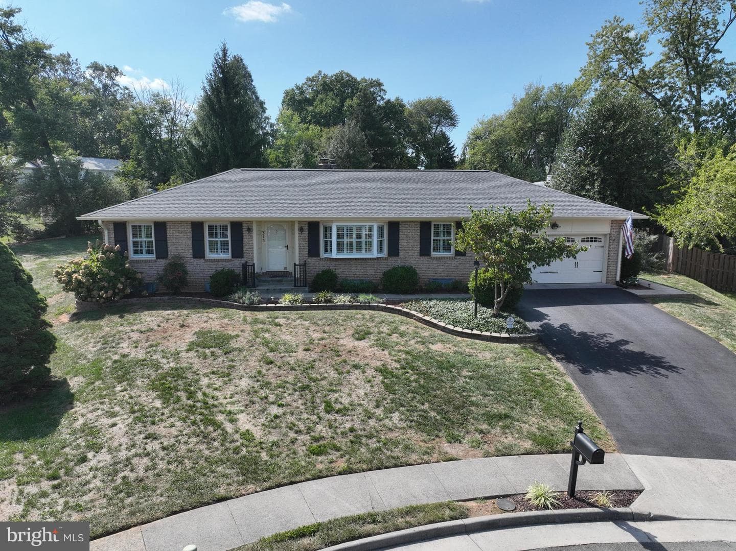 313 Belmont Place SW photo 62