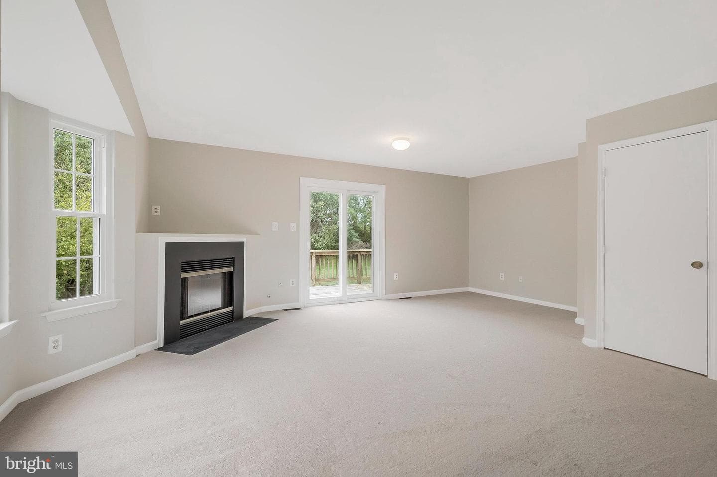 527 Radford Terrace NE photo 11