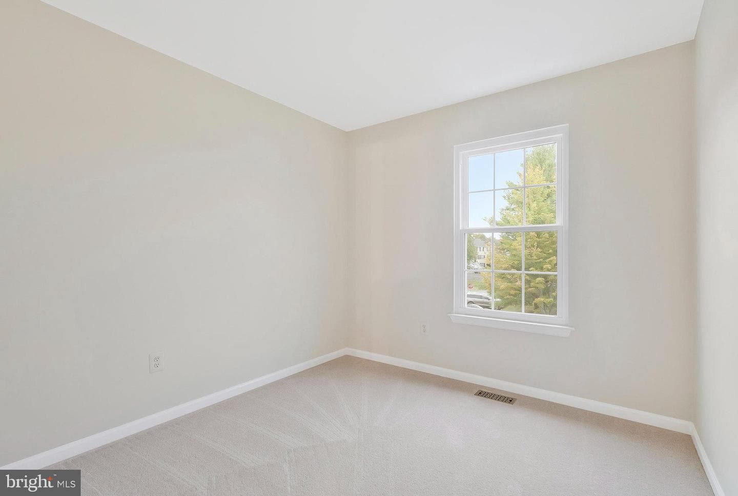 527 Radford Terrace NE photo 23