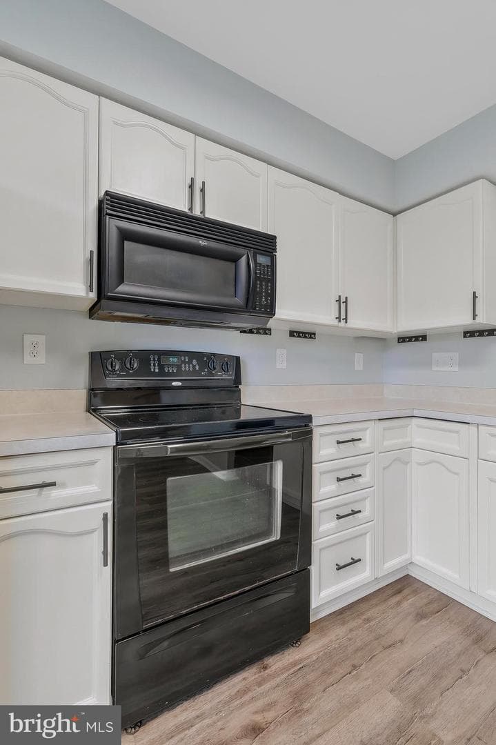 527 Radford Terrace NE photo 8