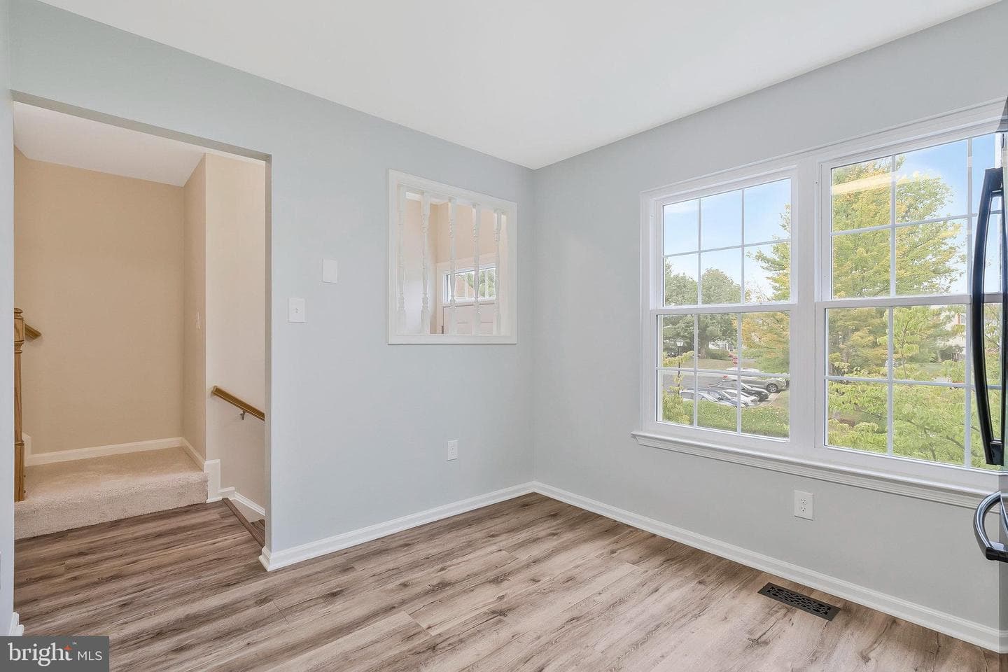 527 Radford Terrace NE photo 9