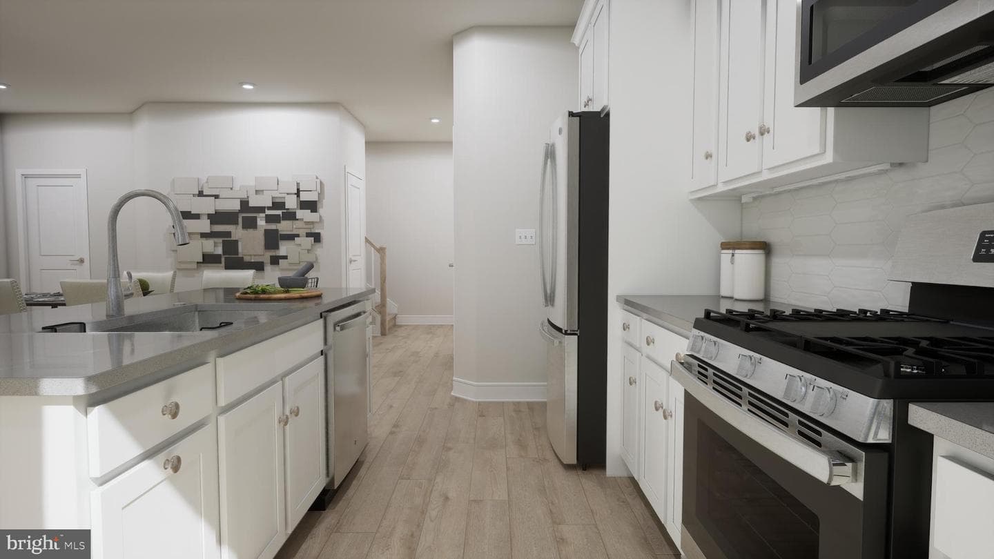 42611 Streamlet Square photo 4