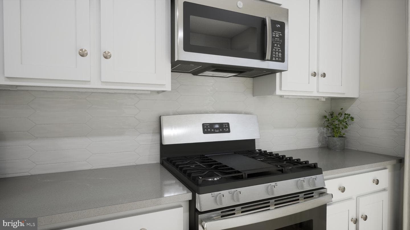 42611 Streamlet Square photo 6