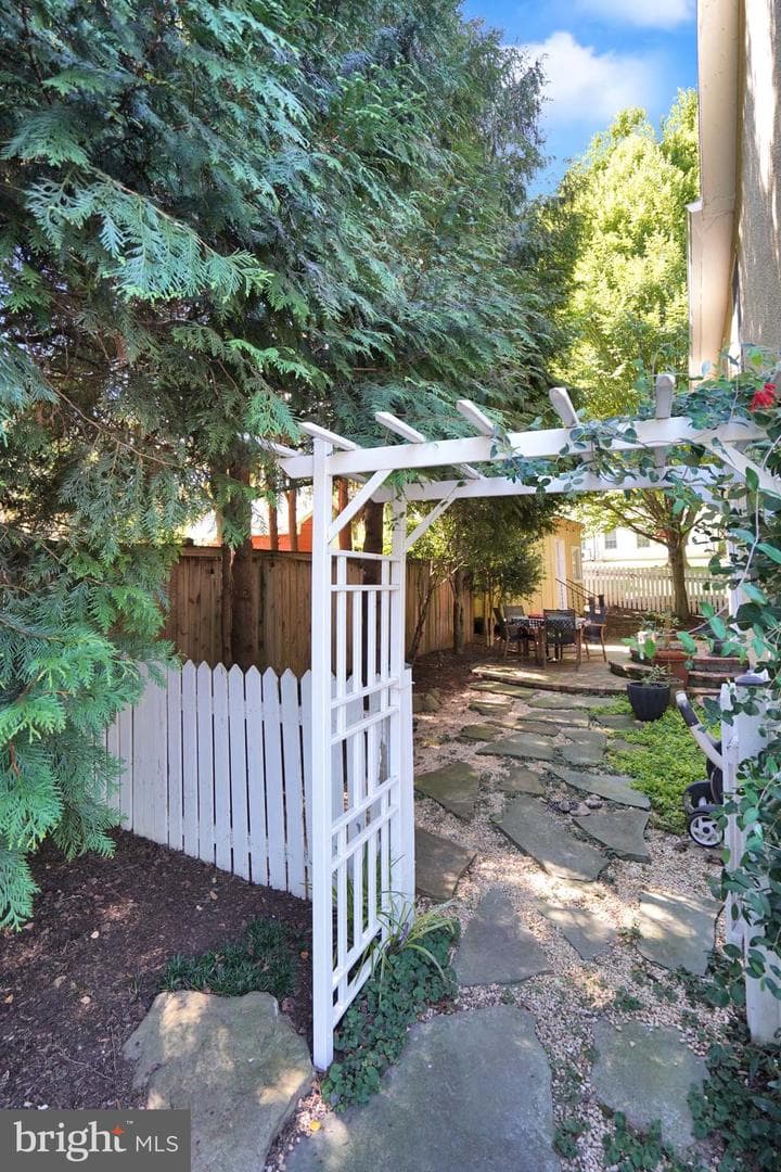 100 Garden Cottage Lane photo 5