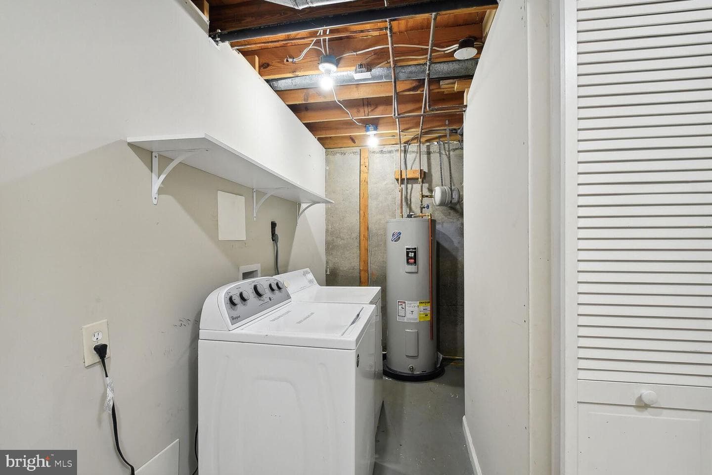 525 Brethour Court photo 17