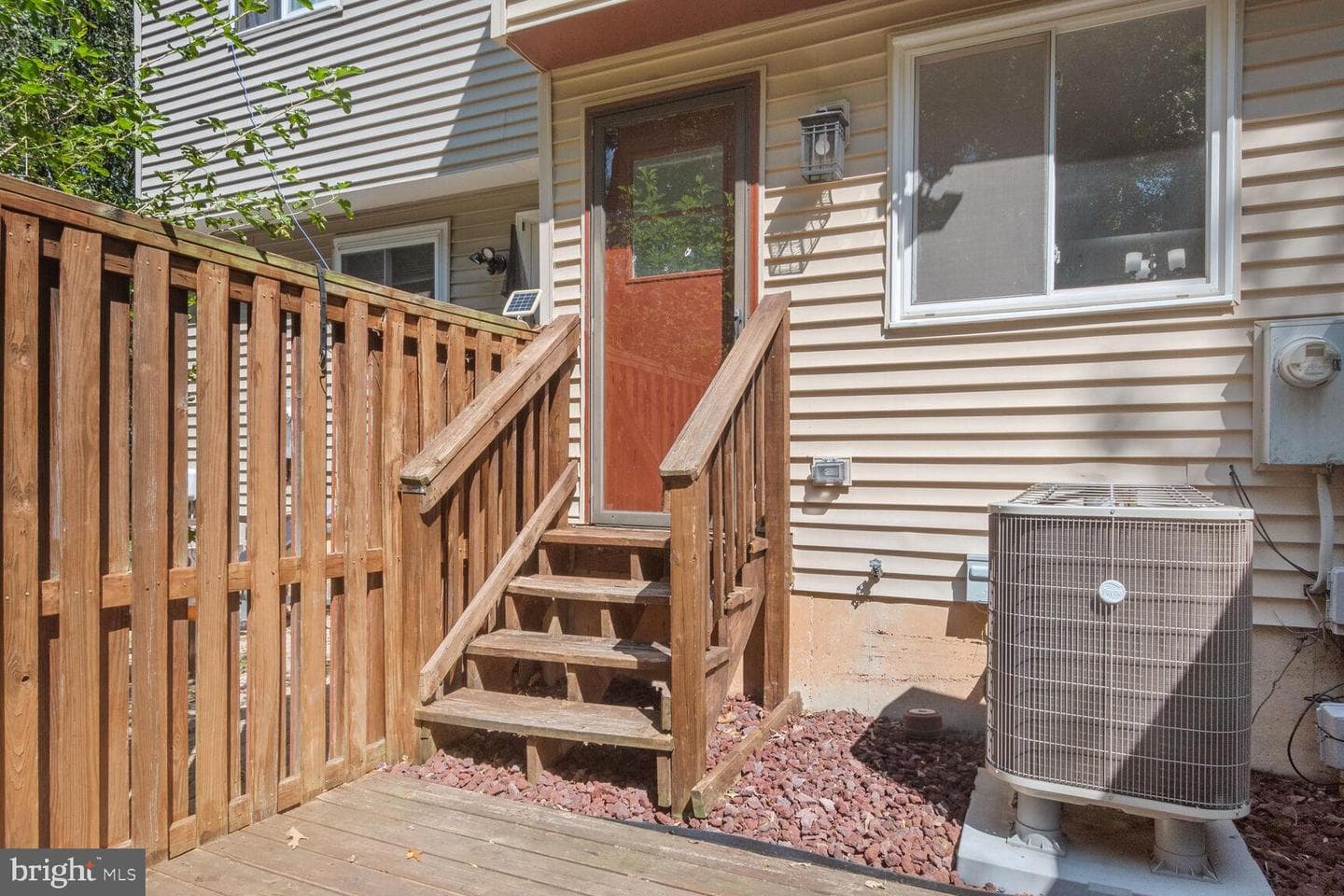 525 Brethour Court photo 18