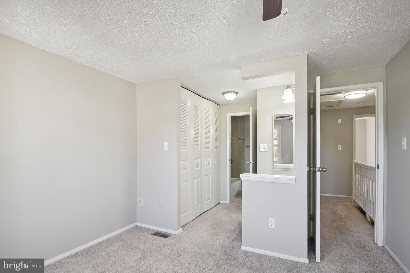 525 Brethour Court photo 8
