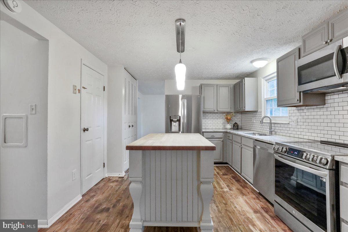 304 Appletree Drive NE photo 11