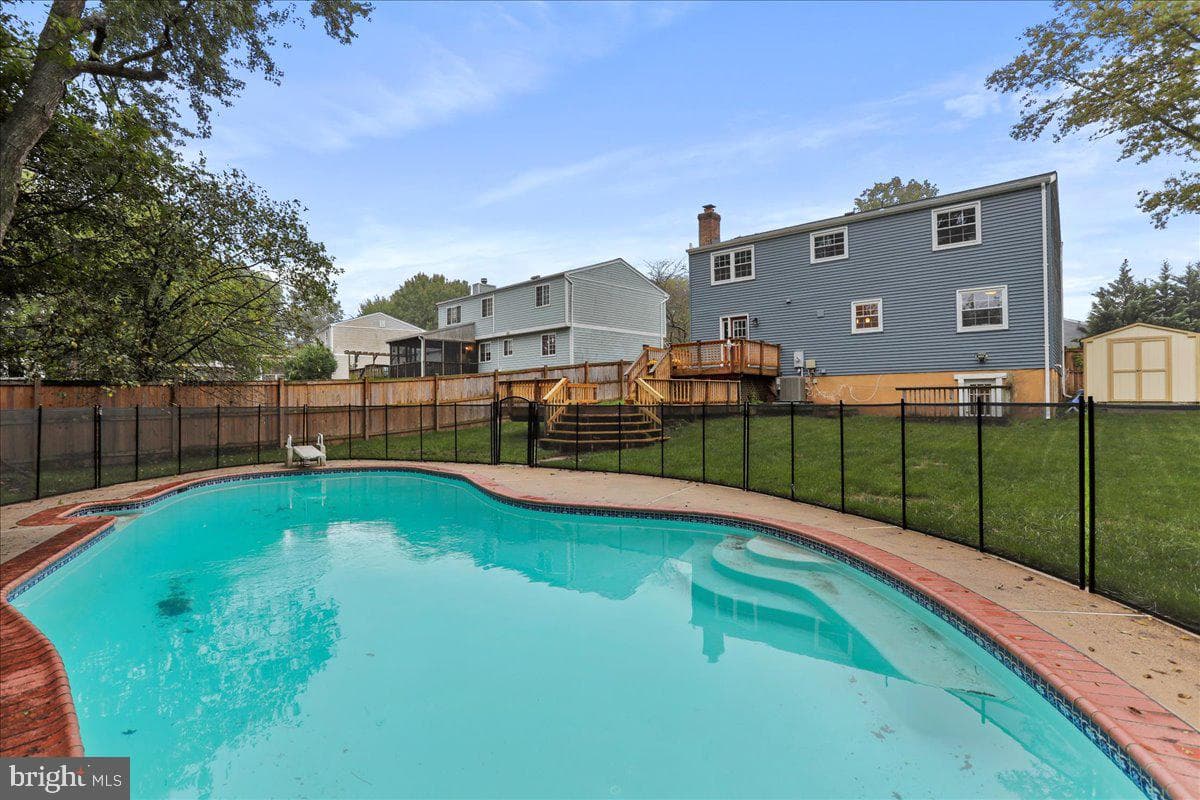 304 Appletree Drive NE photo 32