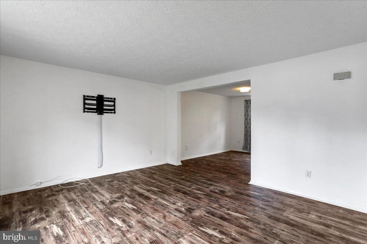304 Appletree Drive NE photo 5