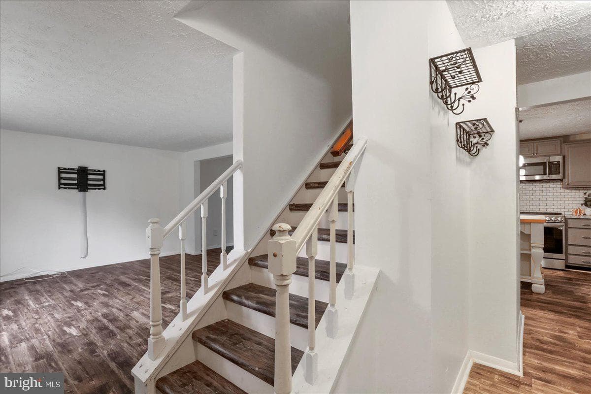304 Appletree Drive NE photo 6