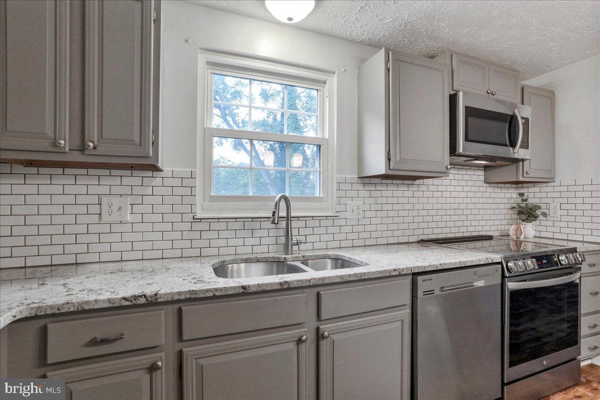 304 Appletree Drive NE photo 9