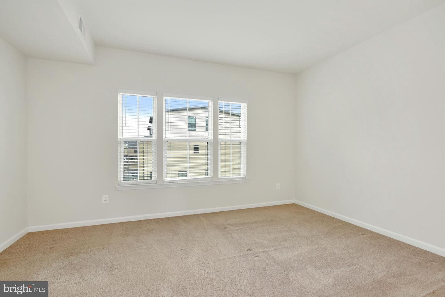 43501 Apple Orchard Square photo 15