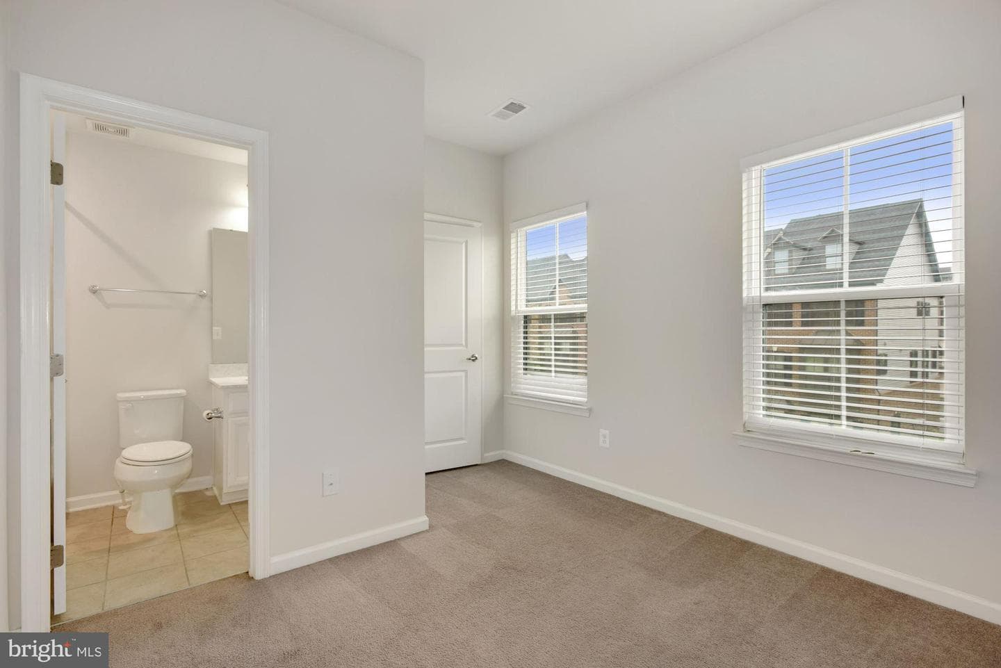 43501 Apple Orchard Square photo 21