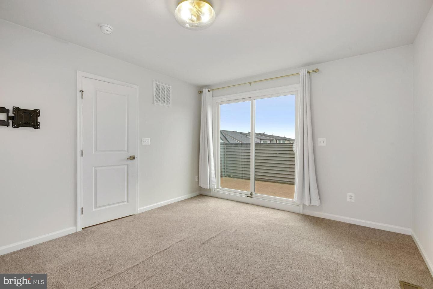 43501 Apple Orchard Square photo 22