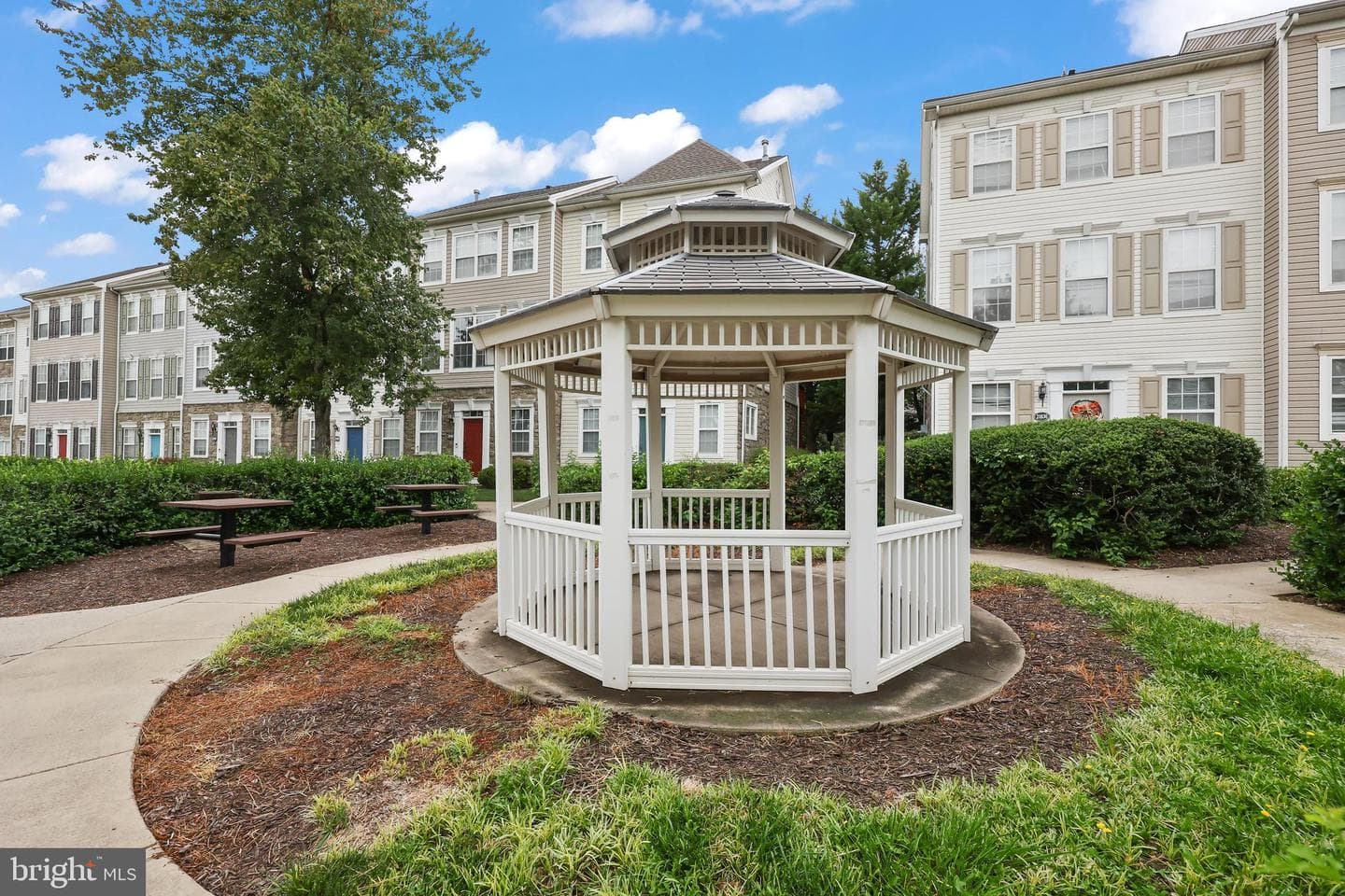 21810 Petworth Court photo 32