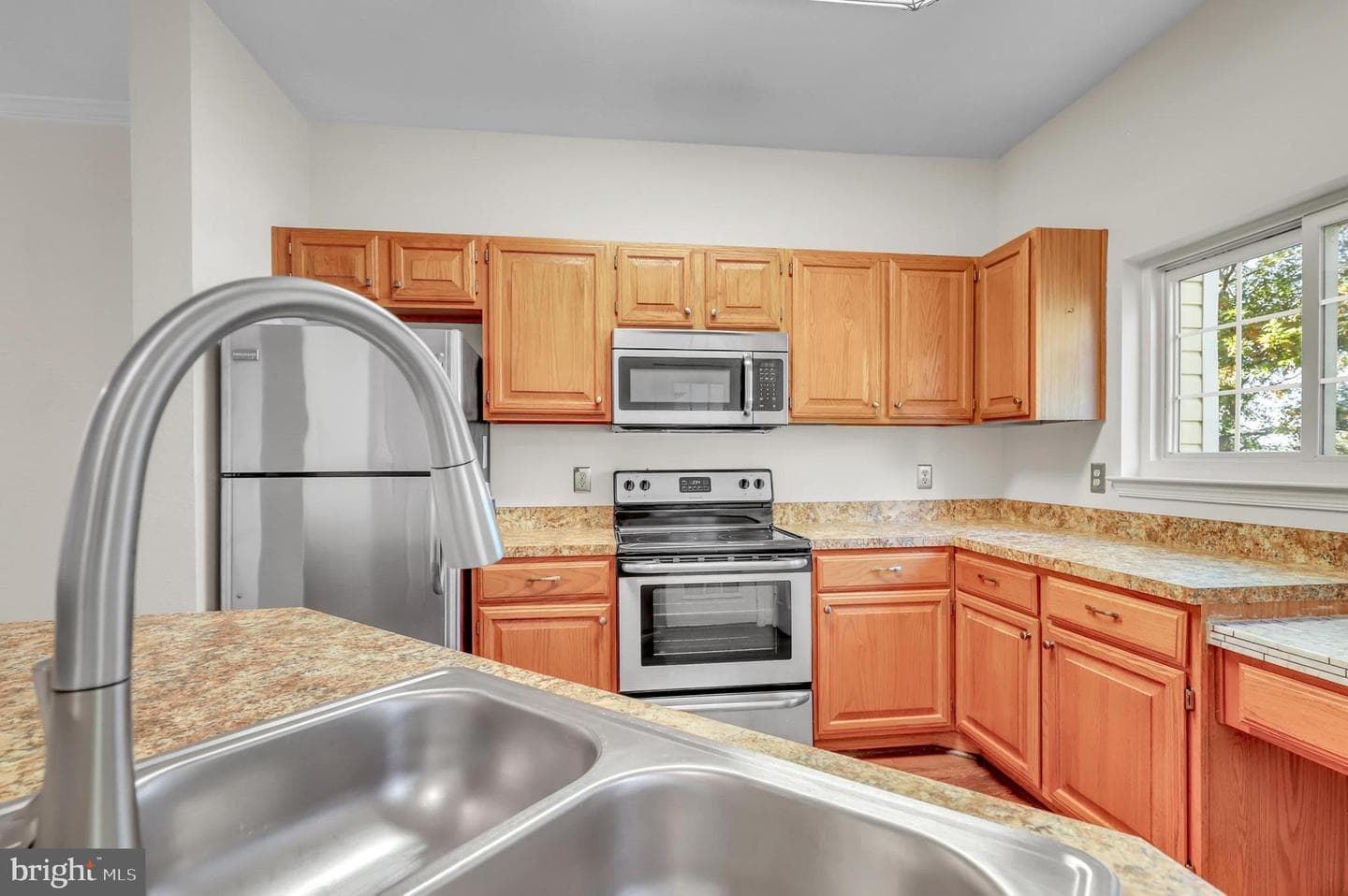 676 Gateway Drive SE #808 photo 3
