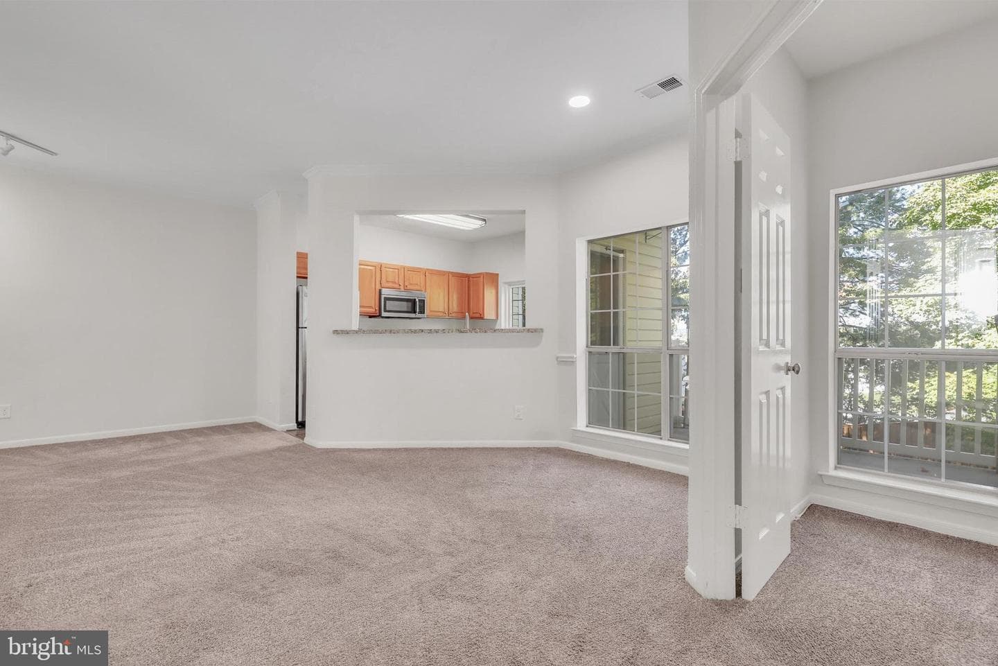676 Gateway Drive SE #808 photo 5