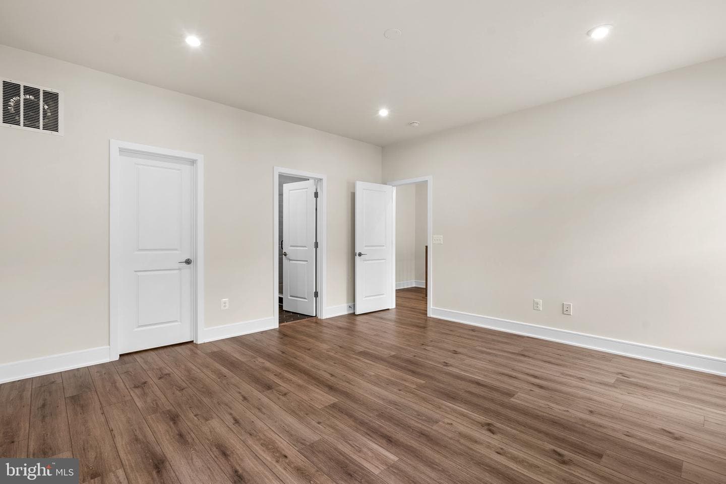 21775 Dollis Hill Terrace photo 12