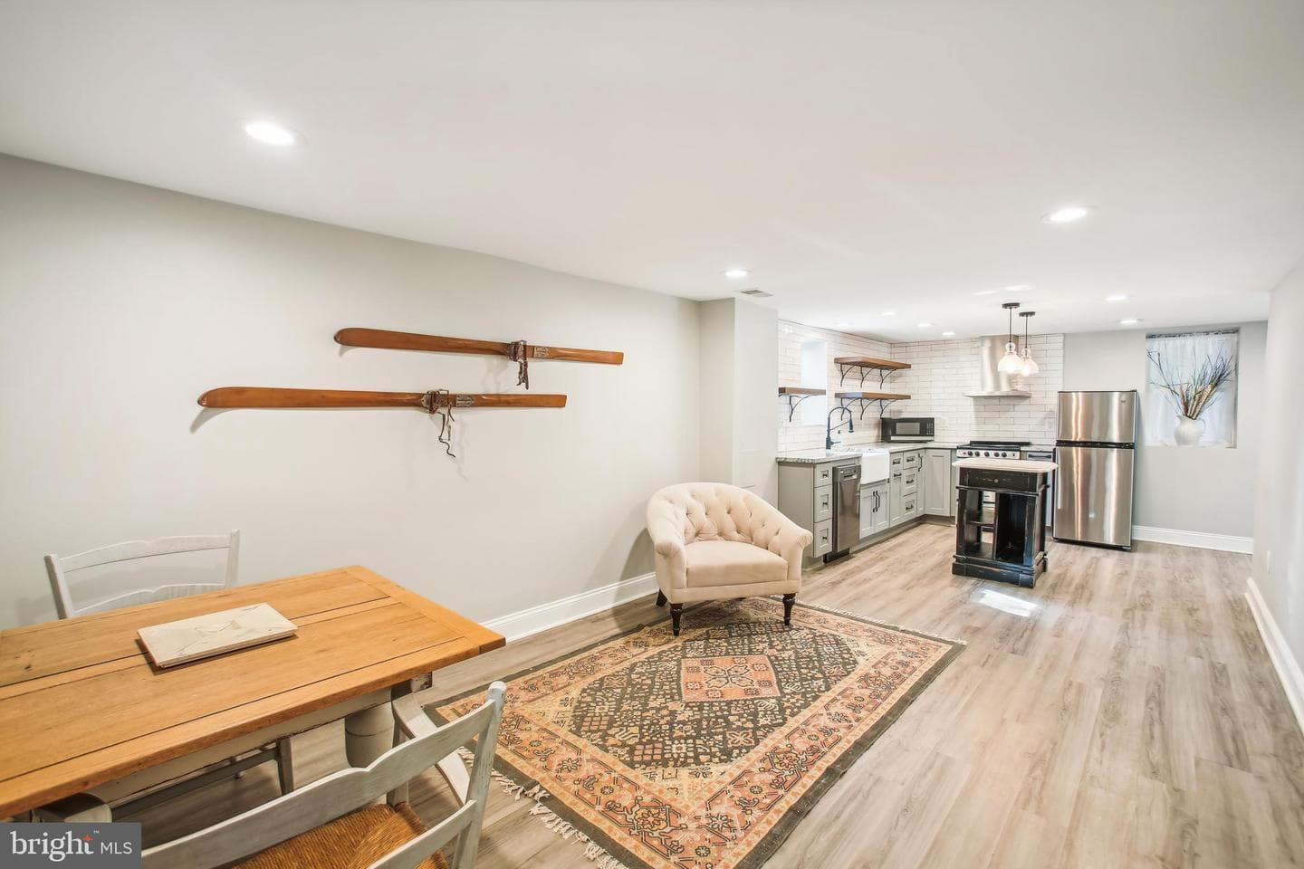 200 S Maple Avenue photo 28