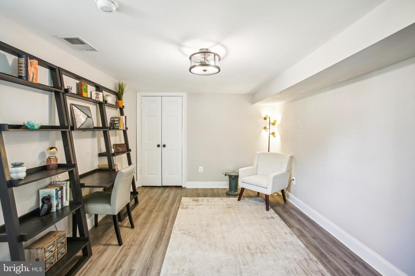 200 S Maple Avenue photo 31