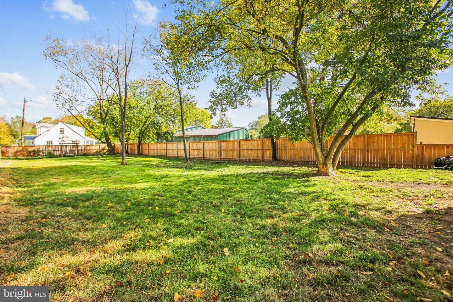 200 S Maple Avenue photo 32
