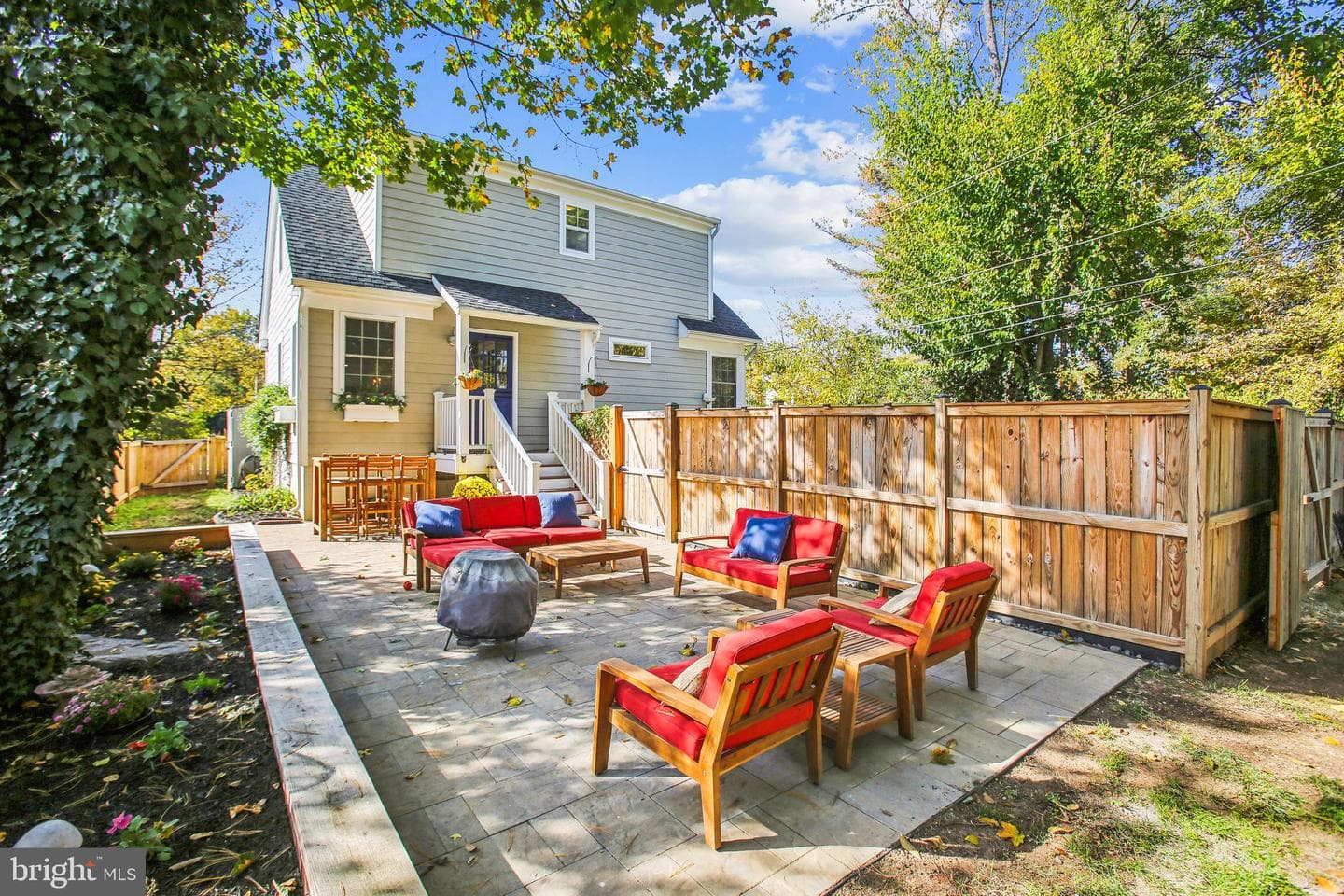 200 S Maple Avenue photo 33