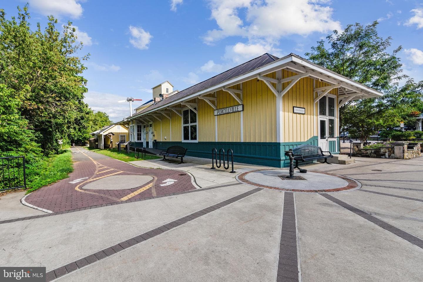 200 S Maple Avenue photo 44