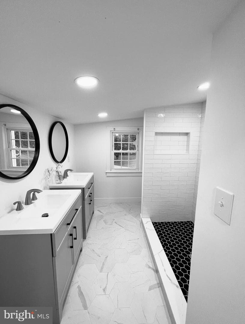 501 E G Street photo 11