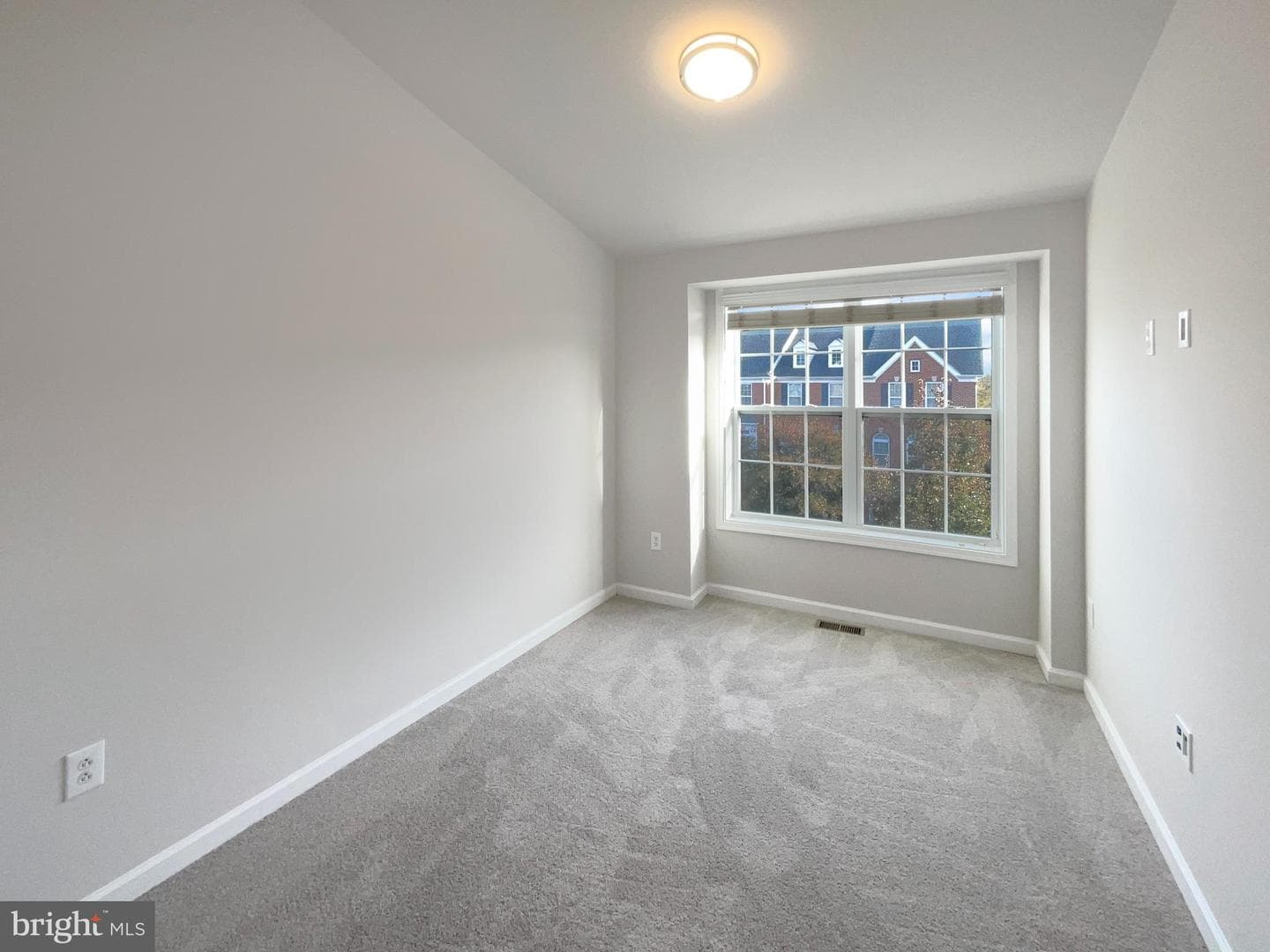 23079 Weybridge Square photo 15