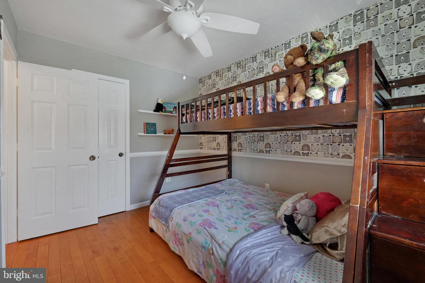 214 Lake Drive photo 32