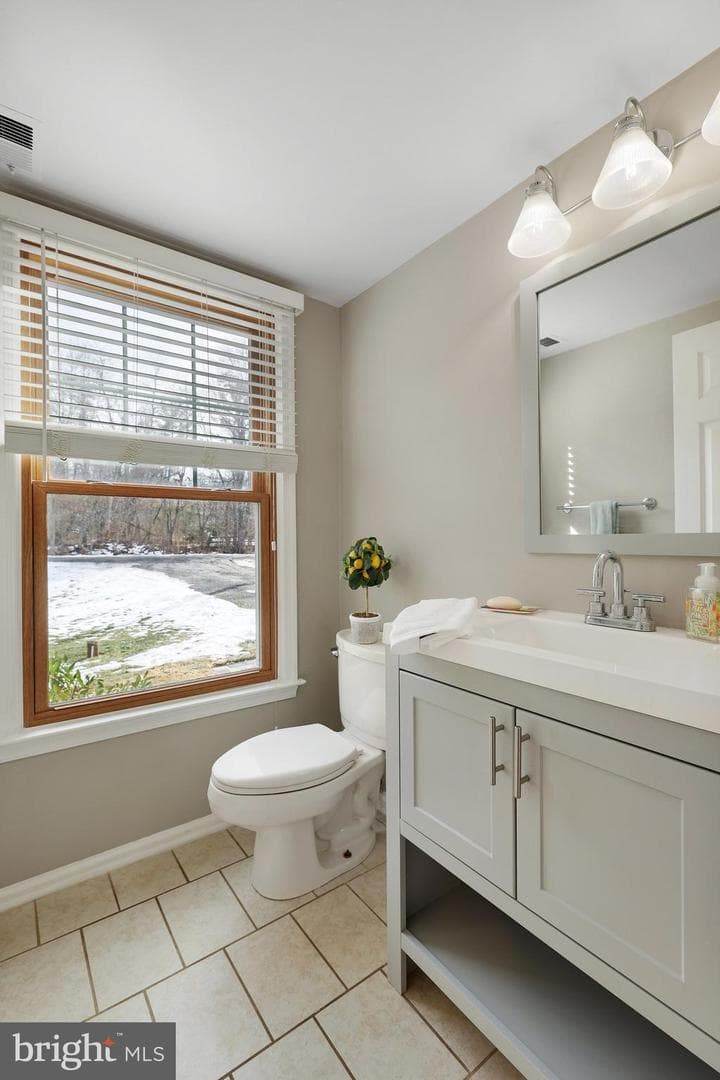 214 Lake Drive photo 6