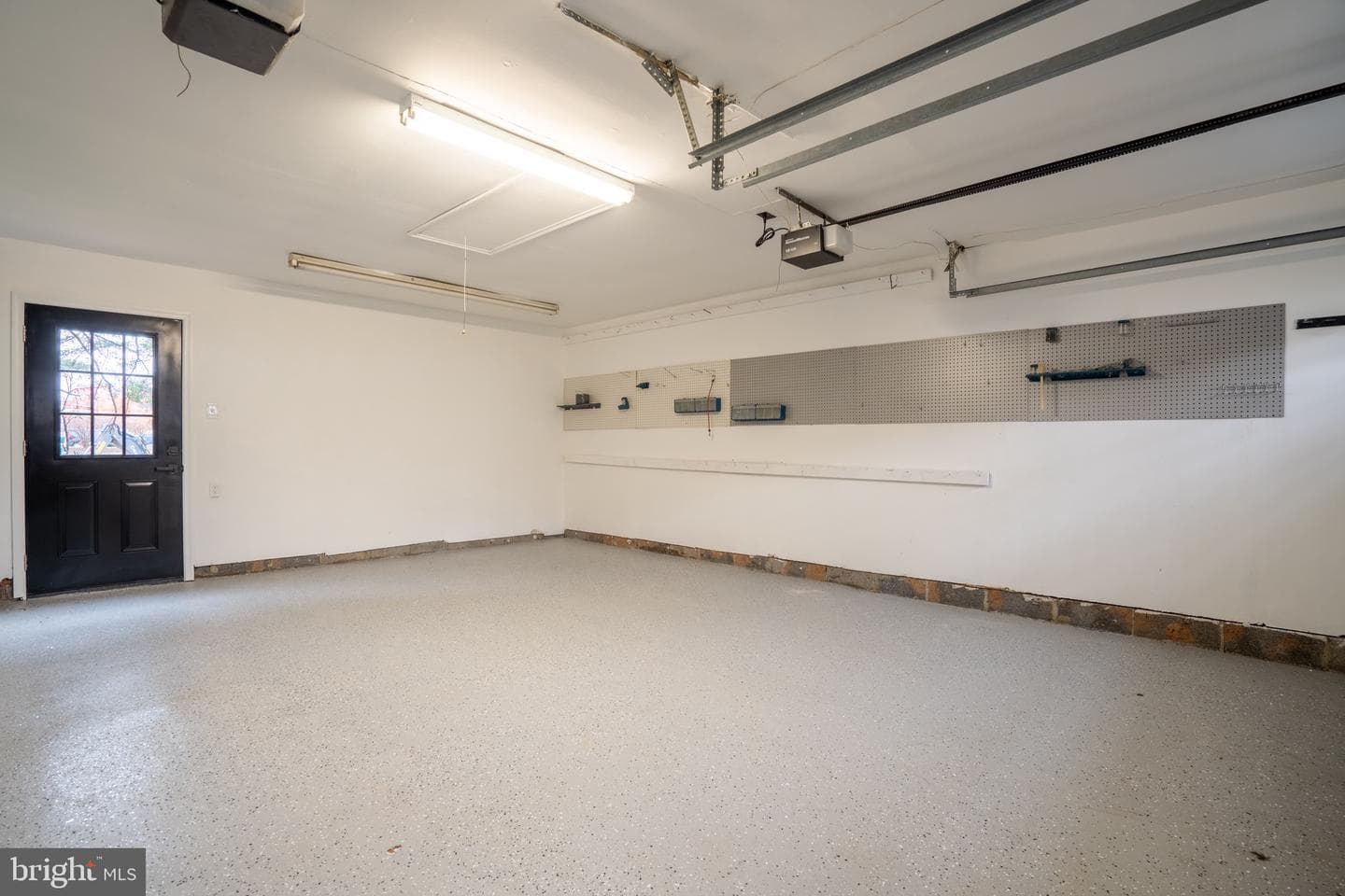 22220 Stablehouse photo 40