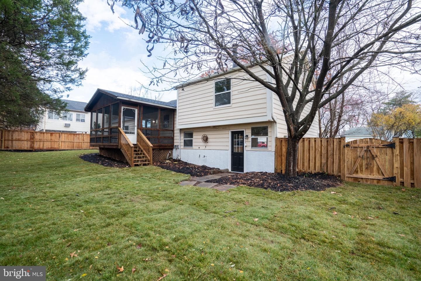 22220 Stablehouse photo 42
