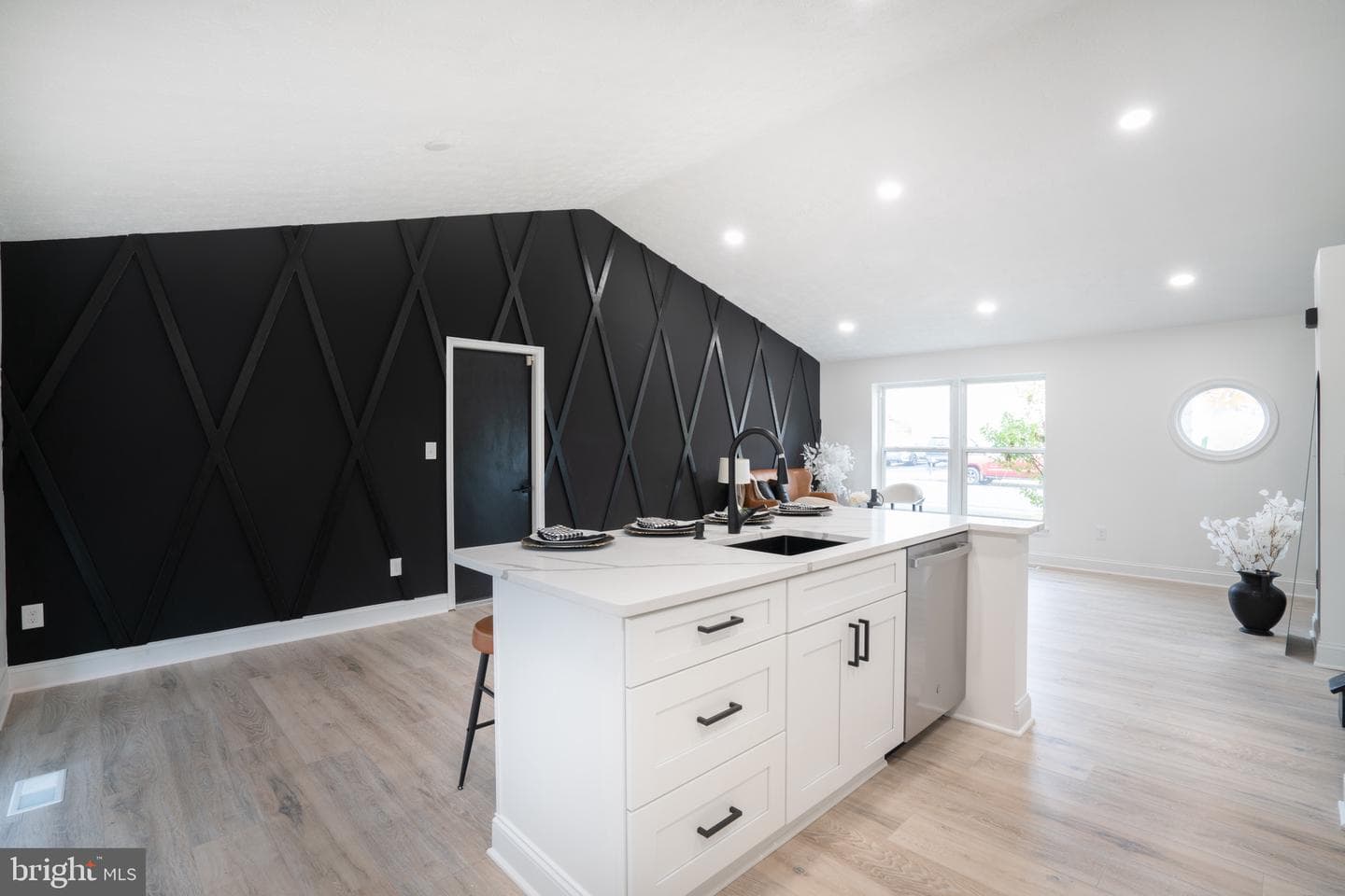 22220 Stablehouse photo 9