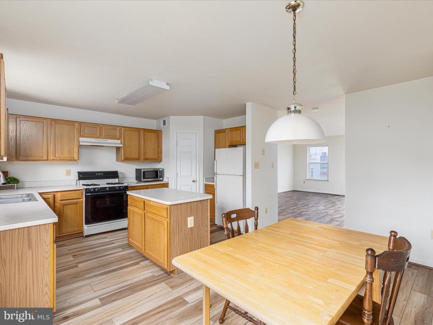 22943 Fleet Terrace photo 10