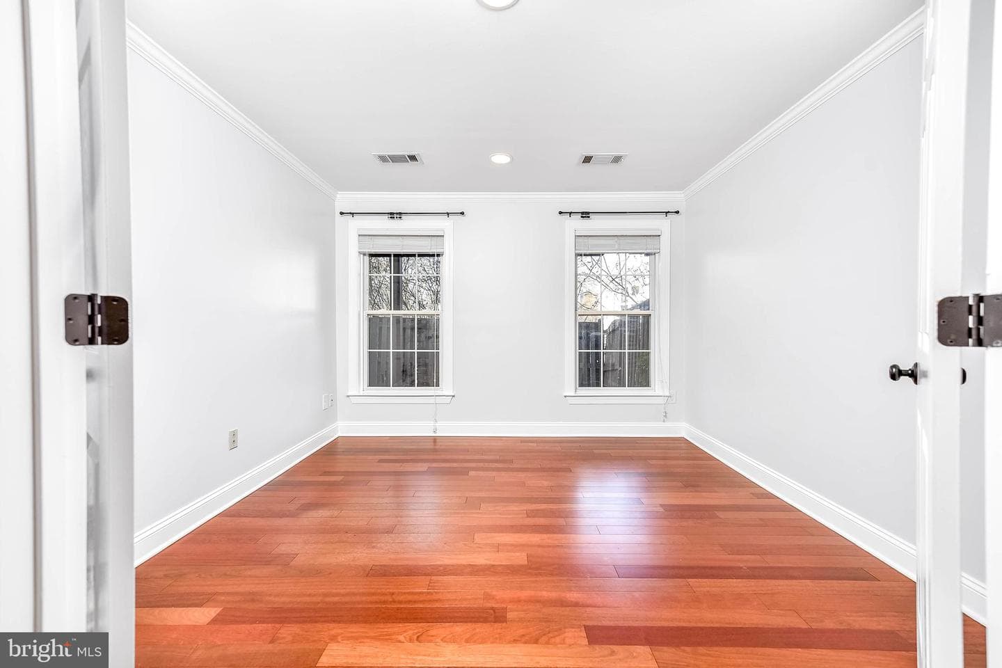 20419 Doncaster Terrace photo 11