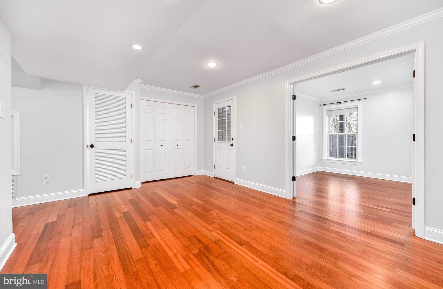 20419 Doncaster Terrace photo 8