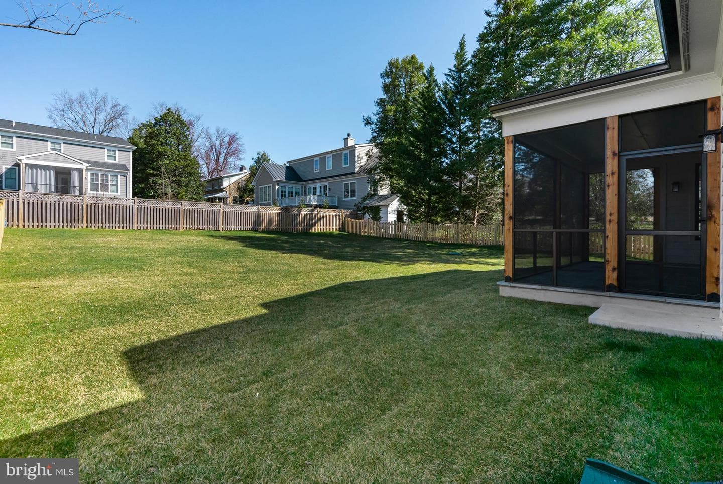 602 Martin Avenue photo 3