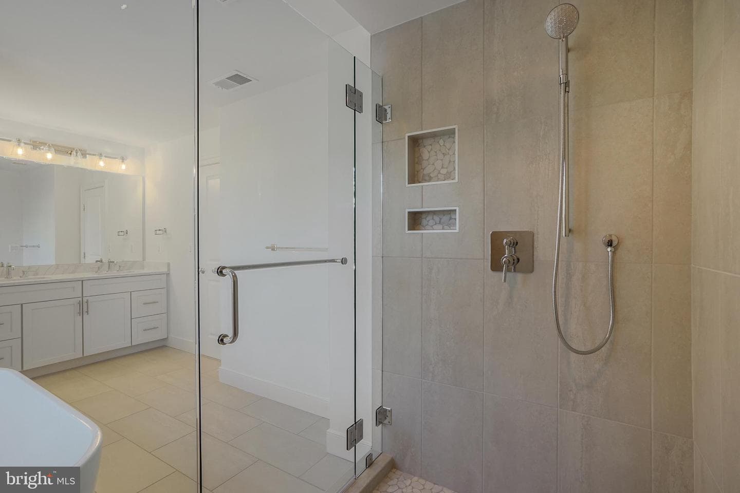 602 Martin Avenue photo 38