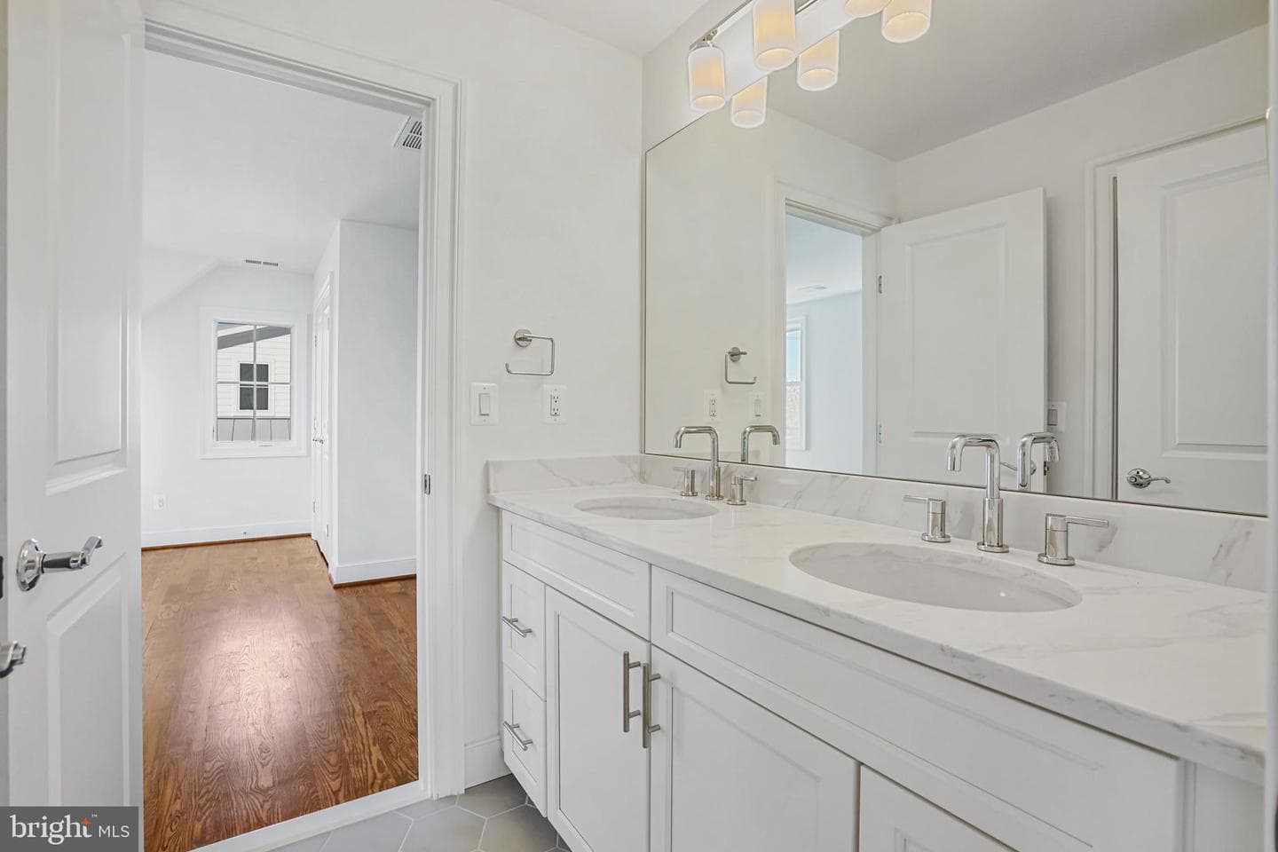602 Martin Avenue photo 42
