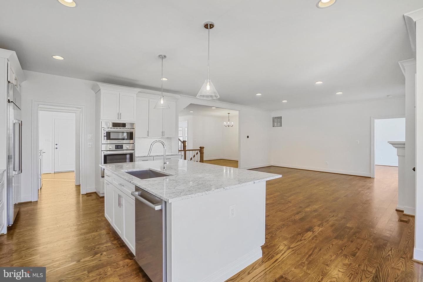 602 Martin Avenue photo 8