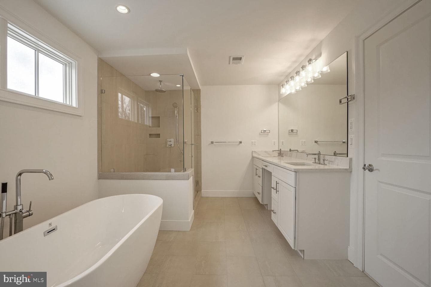 604 Martin Avenue photo 23