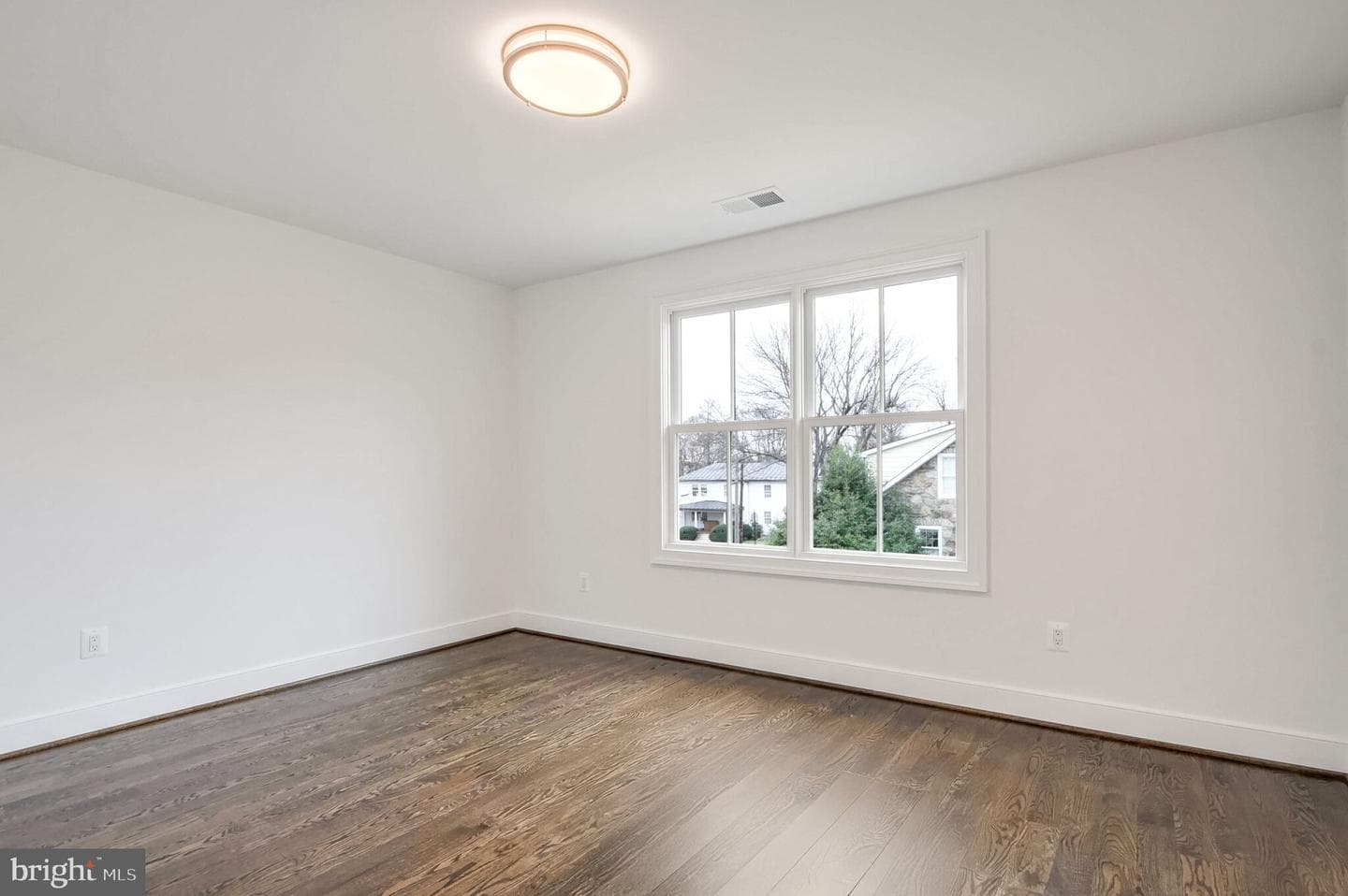 604 Martin Avenue photo 27