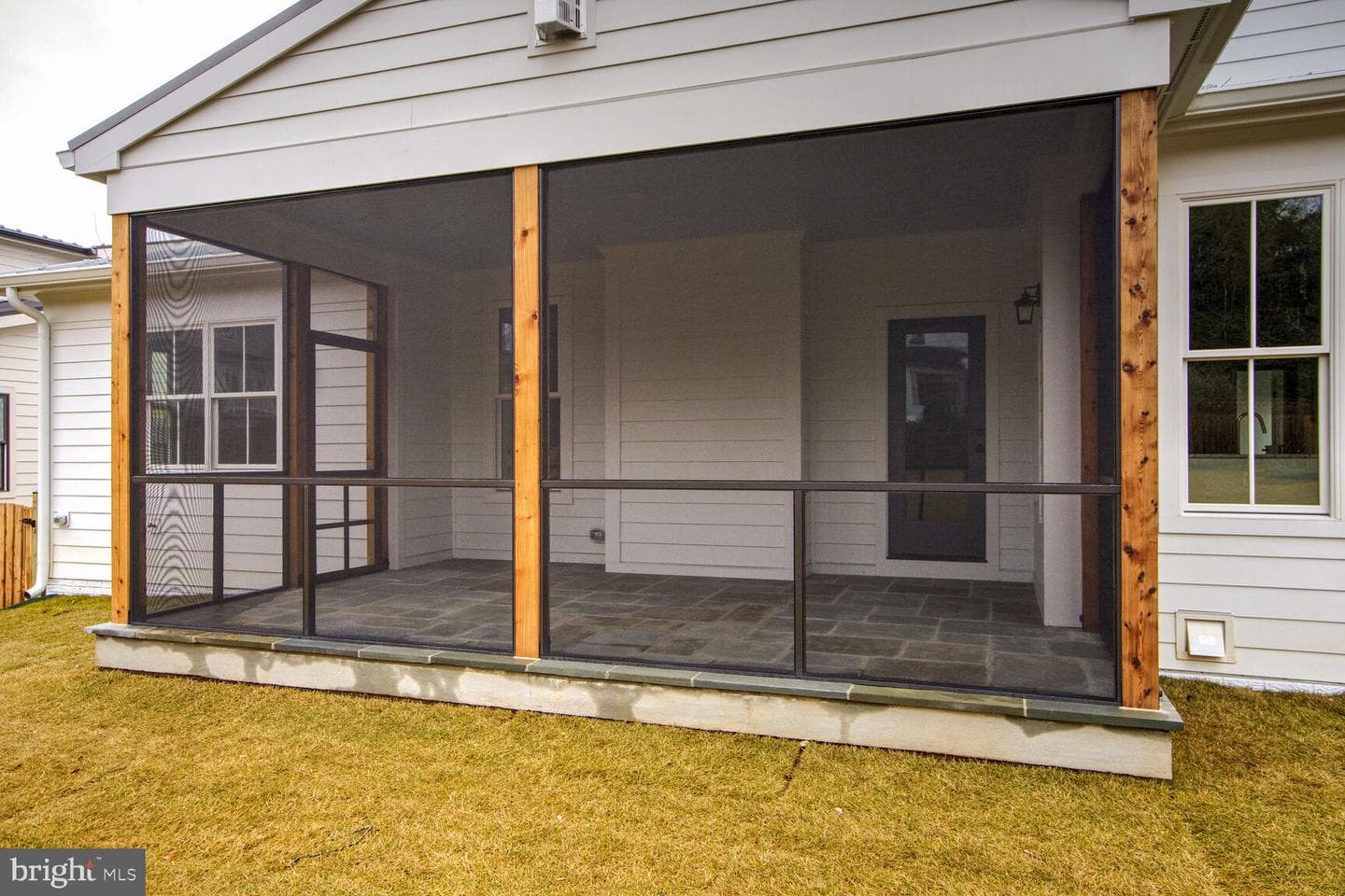 604 Martin Avenue photo 7