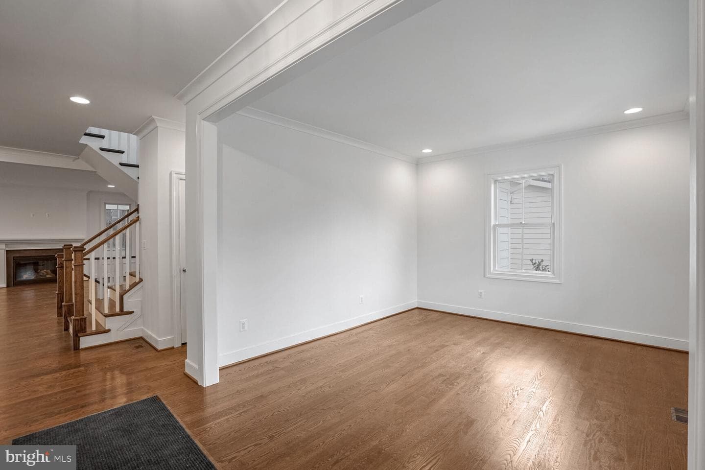 604 Martin Avenue photo 9