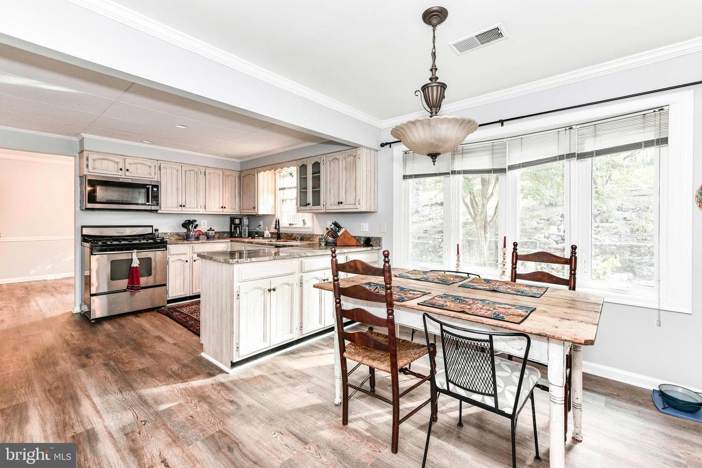 139 Governors Drive SW photo 15